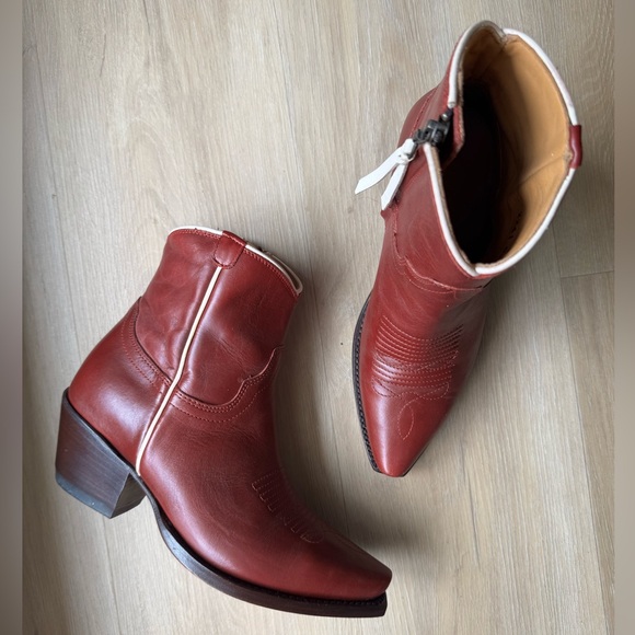 Tecovas Women’s “The Daisy” Red